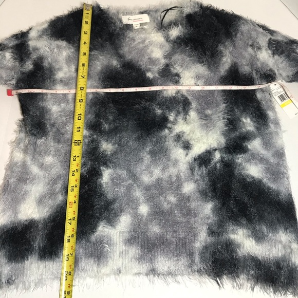 NWT Two by Vince Camuto Eyelash Sweater Medium - Picture 3 of 5